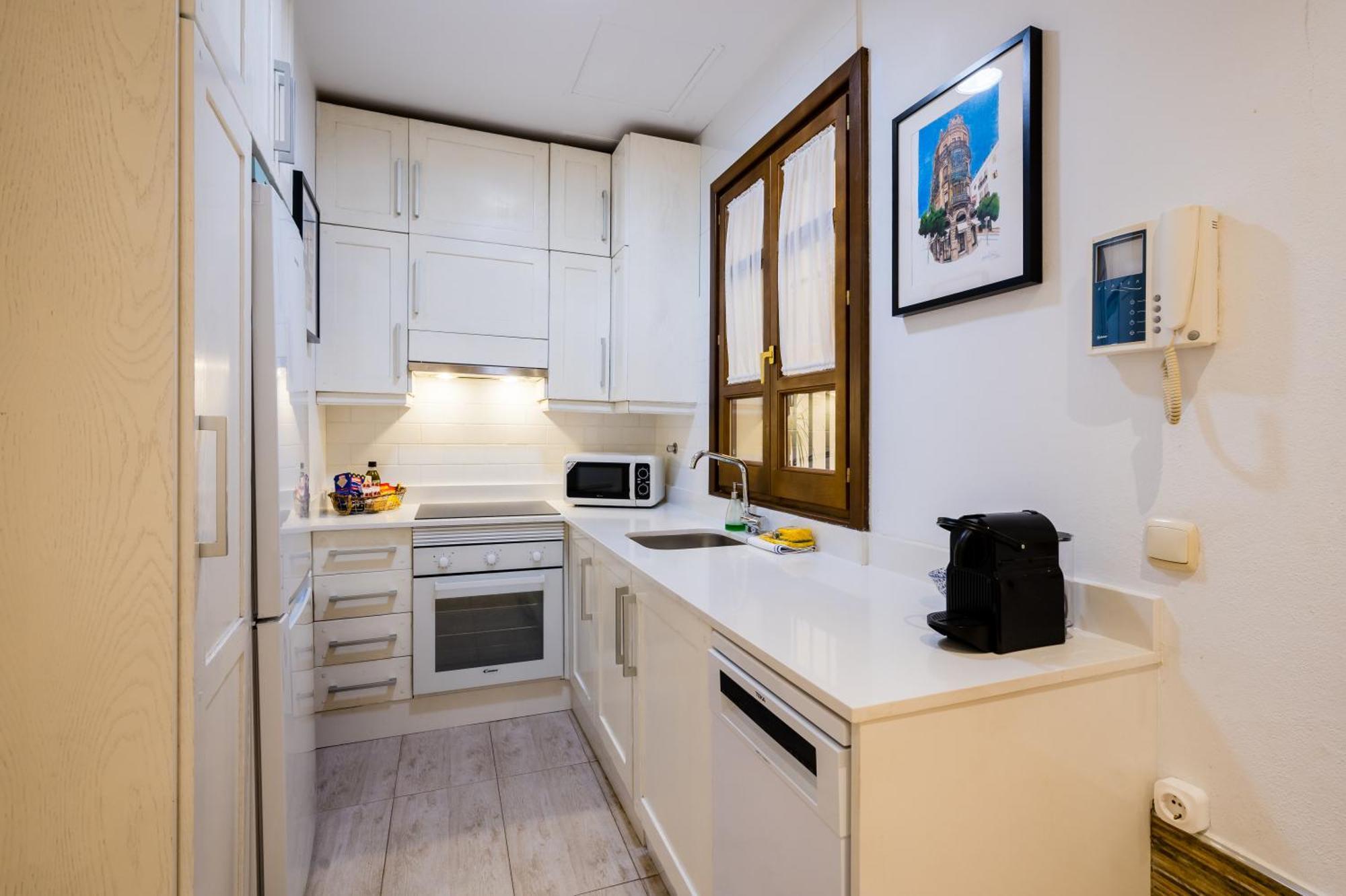 Apartmán Beautiful And Cozy- 1Bd 1Bth- Arenal Center Sevilla Exteriér fotografie