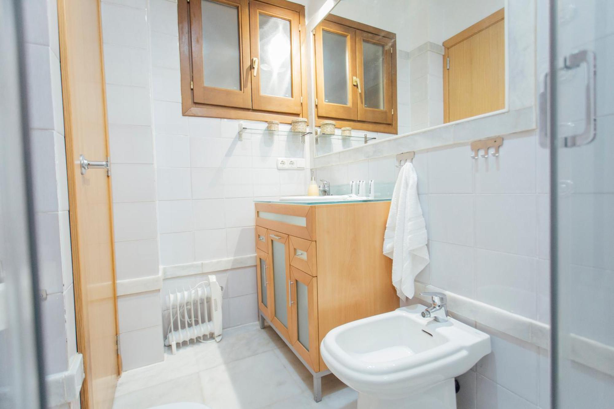 Apartmán Beautiful And Cozy- 1Bd 1Bth- Arenal Center Sevilla Exteriér fotografie