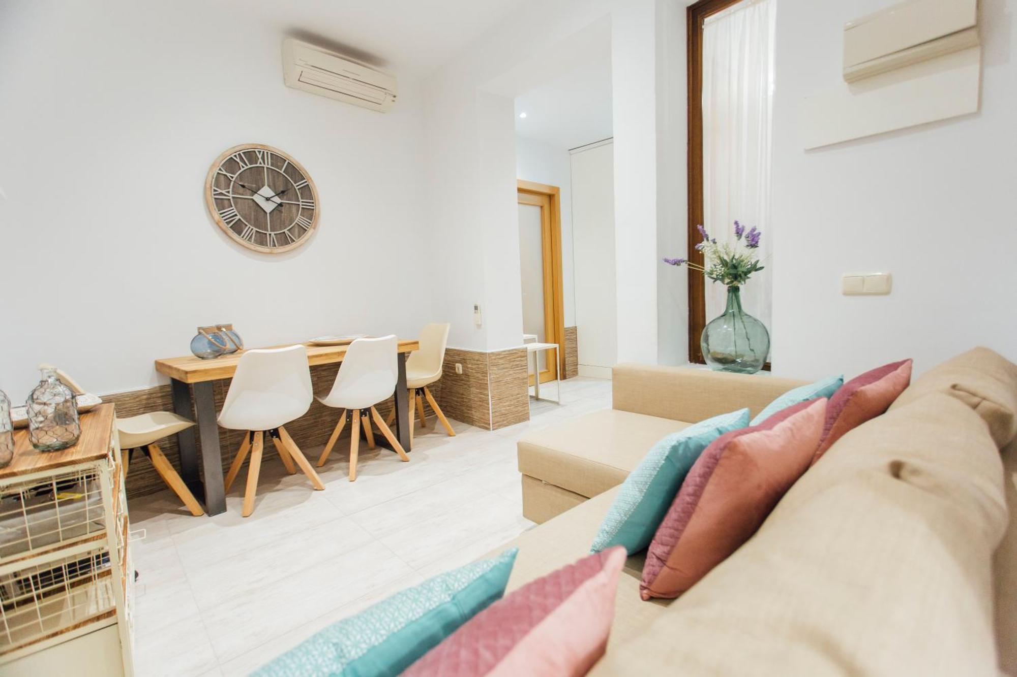 Apartmán Beautiful And Cozy- 1Bd 1Bth- Arenal Center Sevilla Exteriér fotografie