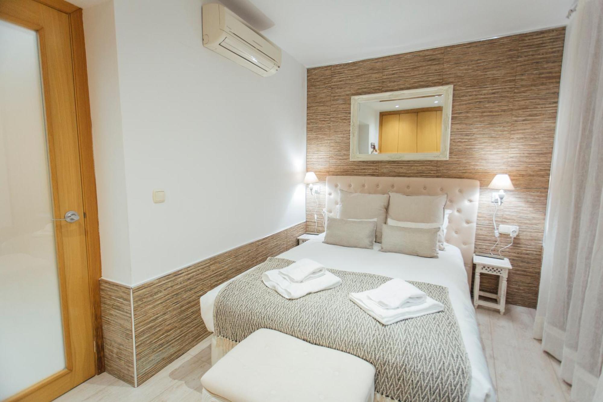 Apartmán Beautiful And Cozy- 1Bd 1Bth- Arenal Center Sevilla Exteriér fotografie