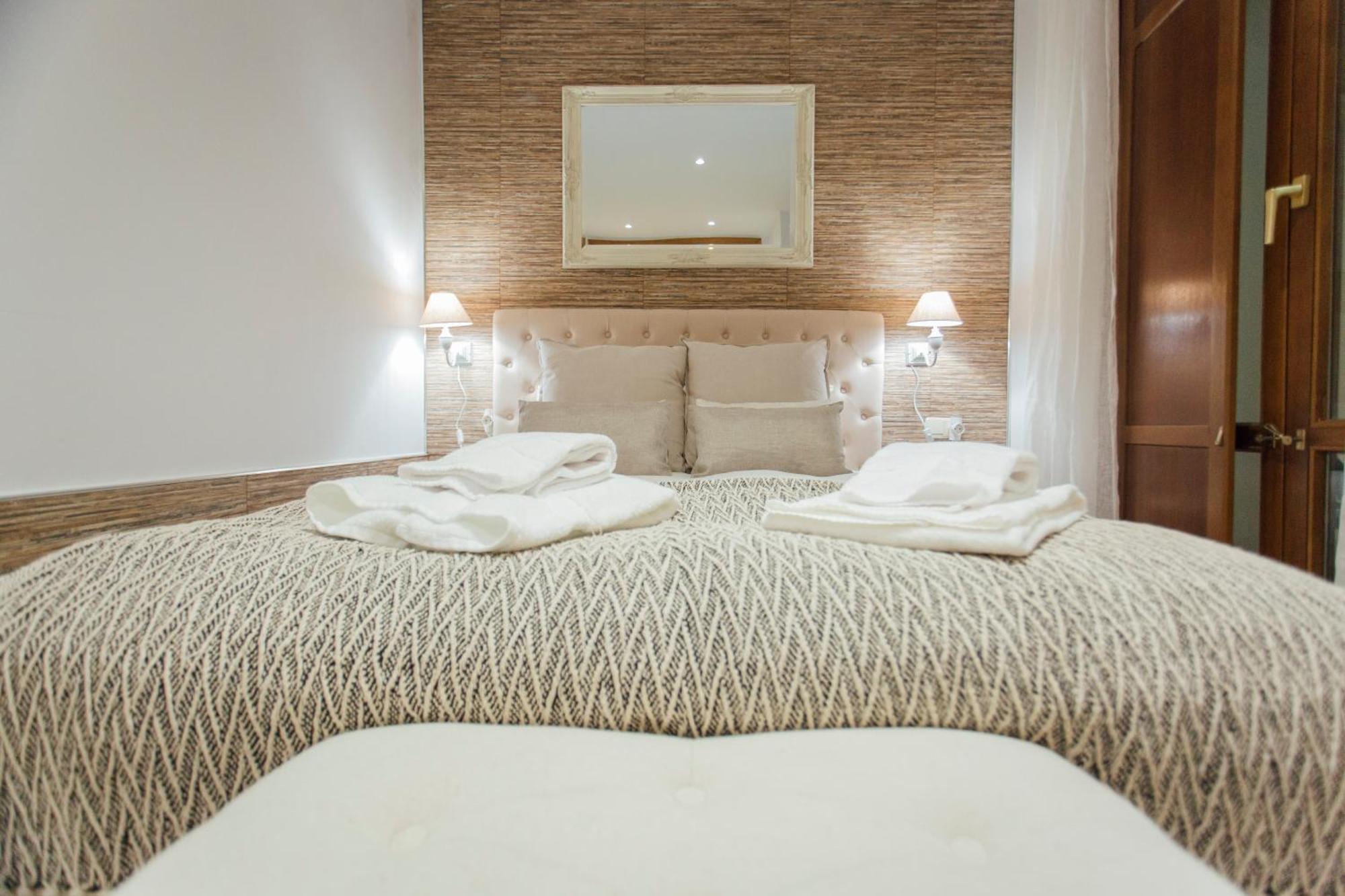 Apartmán Beautiful And Cozy- 1Bd 1Bth- Arenal Center Sevilla Exteriér fotografie