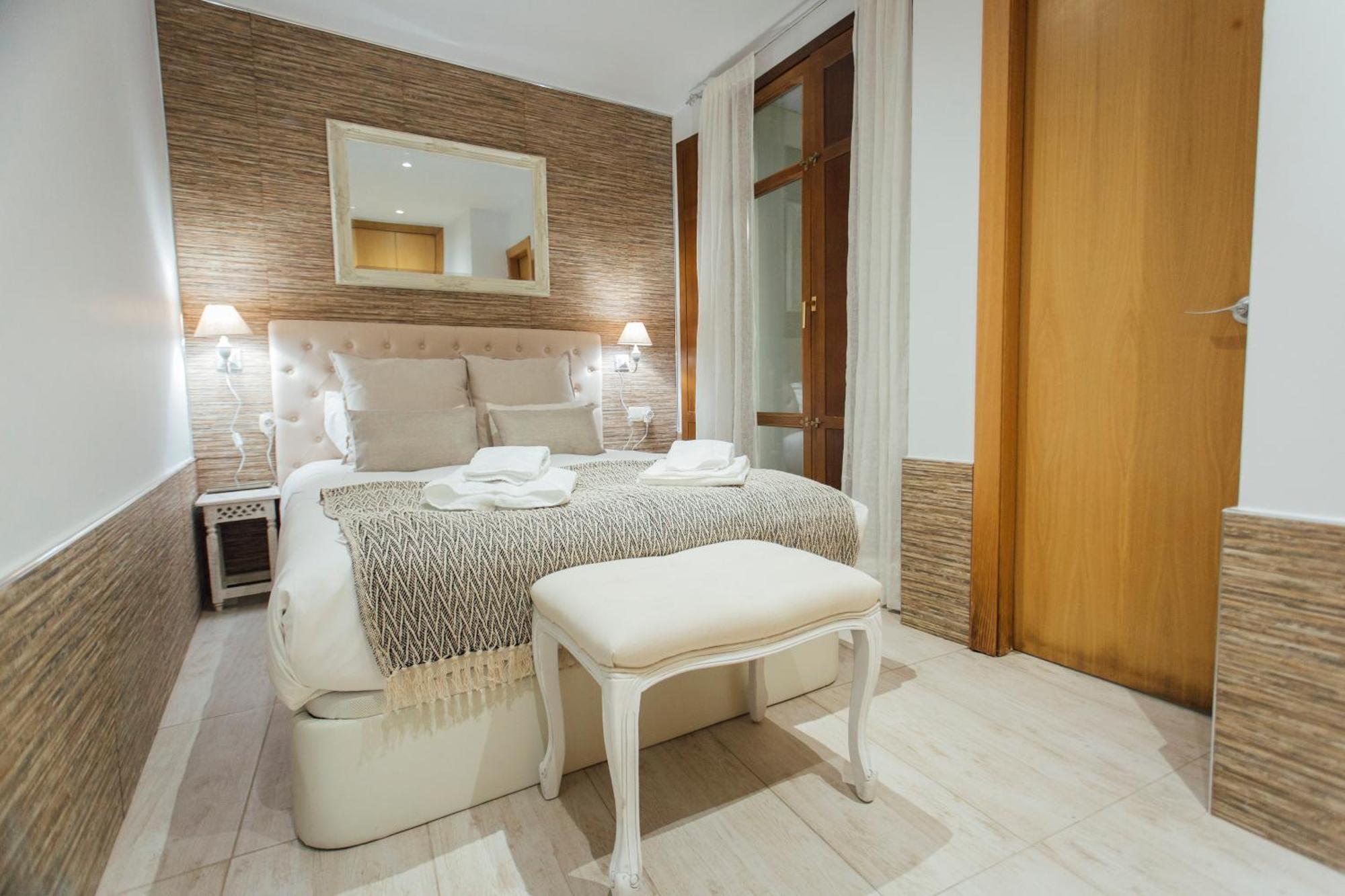 Apartmán Beautiful And Cozy- 1Bd 1Bth- Arenal Center Sevilla Exteriér fotografie