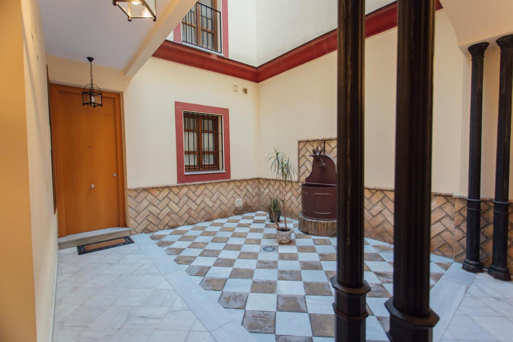 Apartmán Beautiful And Cozy- 1Bd 1Bth- Arenal Center Sevilla Exteriér fotografie